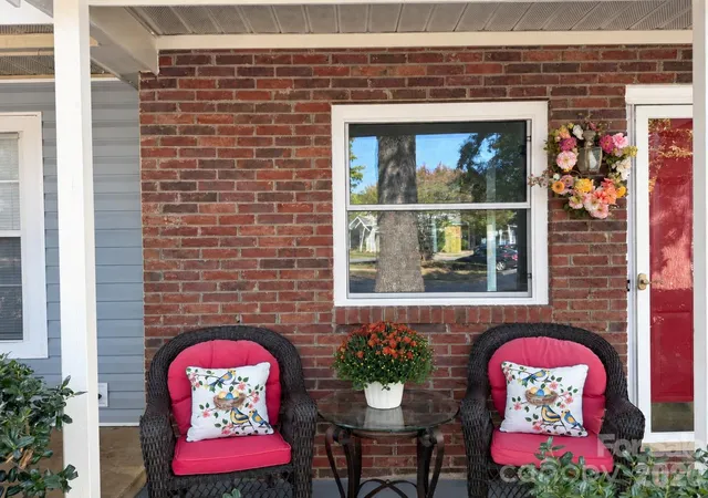 Photo 3 of Townhouse for sale at 3858 Mosscroft Ln #1702, Charlotte, NC 28215 | MLS# 4426479 | Listing updated on 2026-10-07