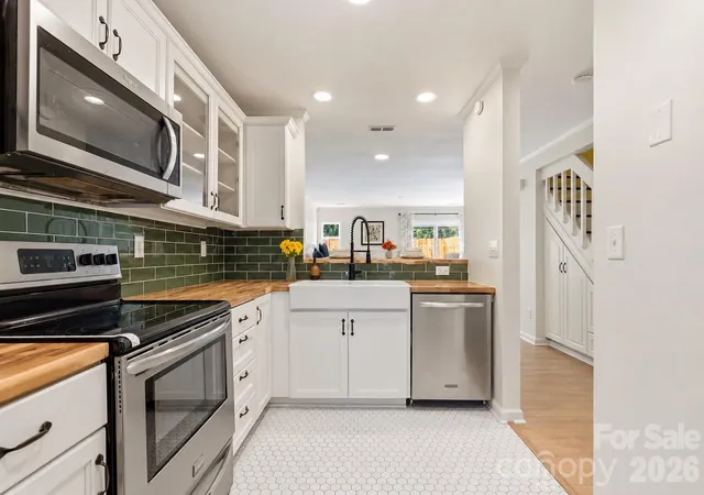 Photo 4 of Townhouse for sale at 3858 Mosscroft Ln #1702, Charlotte, NC 28215 | MLS# 4426479 | Listing updated on 2026-10-07