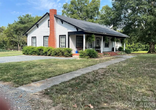 Photo 3 of Single family home for sale at 5810 Wolf Pond Rd, Monroe, NC 28112 | MLS# 4426485 | Listing updated on 2026-09-20