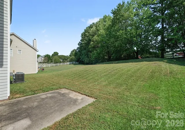 Photo 32 of Single family home for sale at 11850 Old Timber Rd, Charlotte, NC 28269 | MLS# 4426491 | Listing updated on 2026-10-07