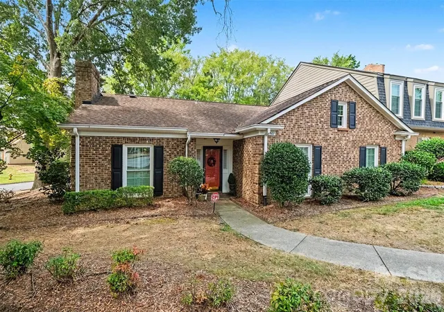 Townhouse for sale at 7507 Red Oak Ln, Charlotte, NC 28226 | MLS# 4426501