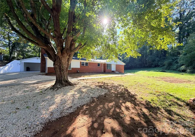 Photo 2 of Single family home for sale at 113 Ann St, Morganton, NC 28655 | MLS# 4426507 | Listing updated on 2026-10-12
