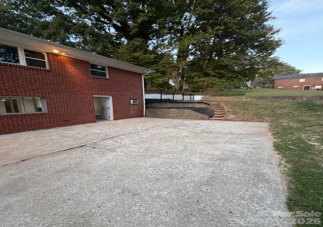 Photo 1 of Single family home for sale at 113 Ann St, Morganton, NC 28655 | MLS# 4426507 | Listing updated on 2026-10-02