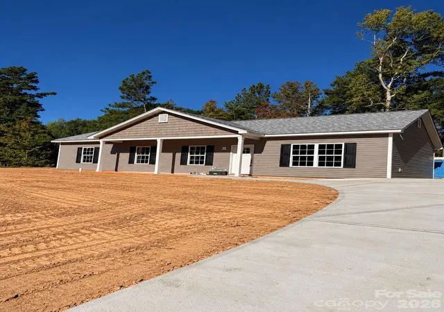 Photo 3 of Single family home for sale at 2600 Watson Dr, Lancaster, SC 29720 | MLS# 4426508 | Listing updated on 2026-10-05