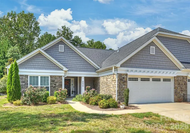 Photo 1 of Townhouse for sale at 6625 Glenlivet Ct, Charlotte, NC 28278 | MLS# 4426512 | Listing updated on 2026-09-25