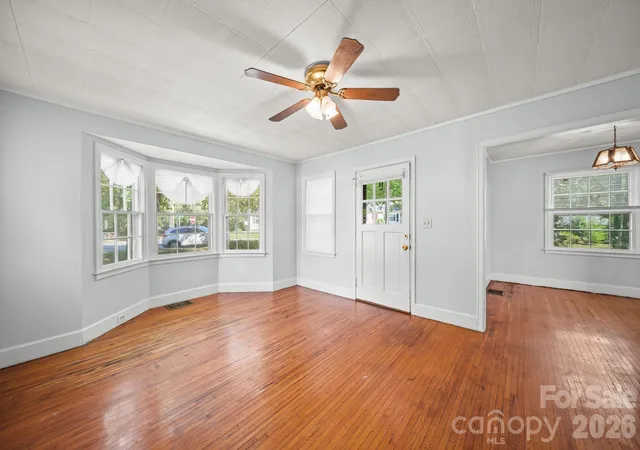 Photo 3 of Single family home for sale at 1011 Holland Ave, Gastonia, NC 28052 | MLS# 4426517 | Listing updated on 2026-09-20
