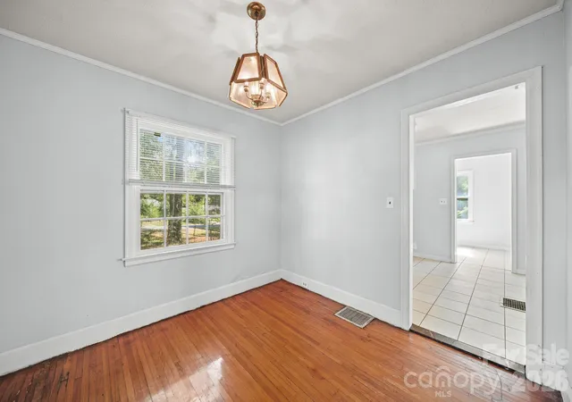 Photo 3 of Single family home for sale at 1011 Holland Ave, Gastonia, NC 28052 | MLS# 4426517 | Listing updated on 2026-09-20