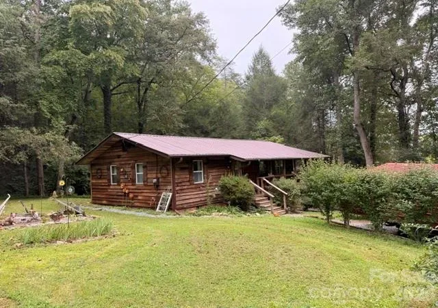 Photo 1 of Single family home for sale at 196 Austin Dr, Marion, NC 28752 | MLS# 4426519 | Listing updated on 2026-09-20