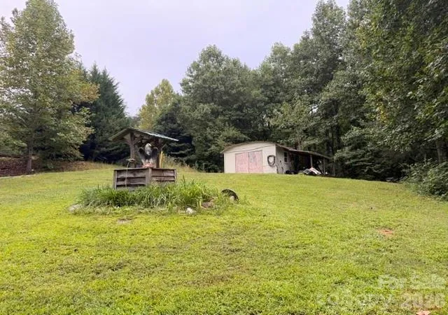 Photo 3 of Single family home for sale at 196 Austin Dr, Marion, NC 28752 | MLS# 4426519 | Listing updated on 2026-09-20