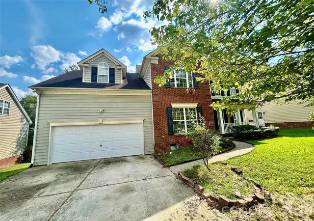 Single family home for sale at 10514 Old Brg Ln, Charlotte, NC 28269 | MLS# 4426525