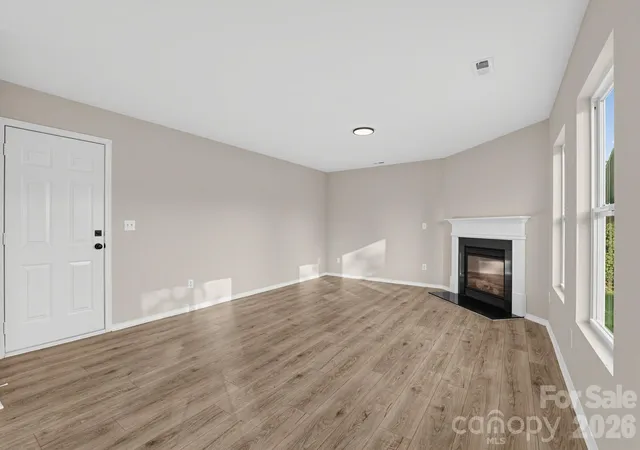 Photo 4 of Single family home for sale at 3725 Larkhaven Village Dr, Charlotte, NC 28215 | MLS# 4426530 | Listing updated on 2026-09-19