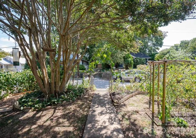 Photo 2 of Single family home for sale at 201 Logan Ave, Asheville, NC 28806 | MLS# 4426540 | Listing updated on 2026-10-03
