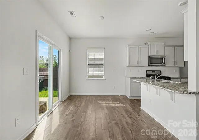 Photo 3 of Single family home for sale at 7577 Nolen Farm Dr, Gastonia, NC 28056 | MLS# 4426555 | Listing updated on 2026-09-20