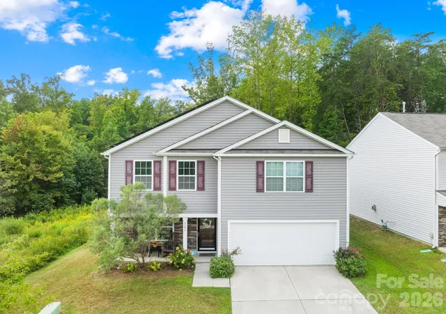 Photo 1 of Single family home for sale at 7401 Finnigan Rd, Charlotte, NC 28215 | MLS# 4426557 | Listing updated on 2026-09-26