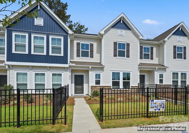 Townhouse for sale at 6613 Fire Lily Ln, Charlotte, NC 28216 | MLS# 4426558