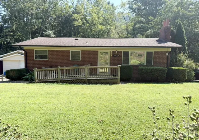 Photo 4 of Single family home for sale at 2985 Collettsville Rd, Lenoir, NC 28645 | MLS# 4426562 | Listing updated on 2026-09-20
