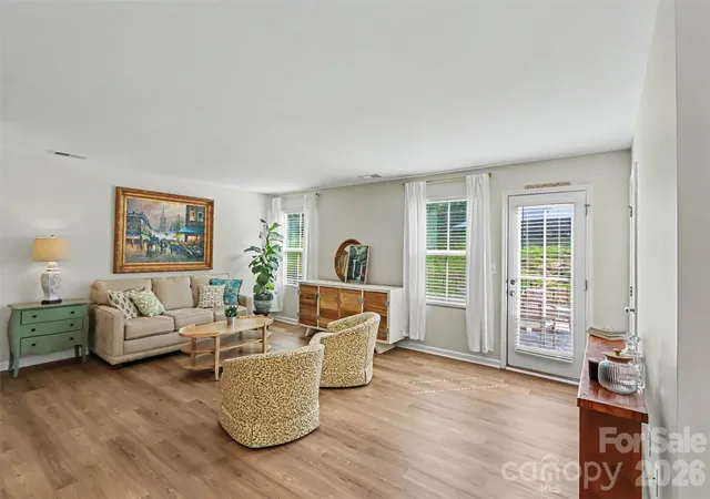 Photo 4 of Single family home for sale at 4112 Bowline Dr, Charlotte, NC 28269 | MLS# 4426572 | Listing updated on 2026-09-23