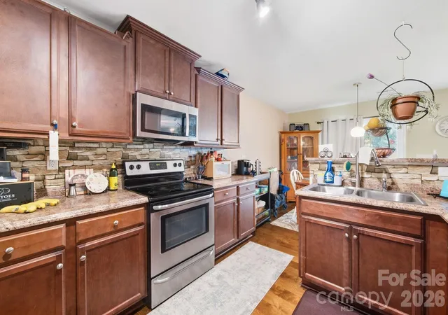 Photo 4 of Single family home for sale at 7012 Palatine Ln, Charlotte, NC 28214 | MLS# 4426582 | Listing updated on 2026-10-04