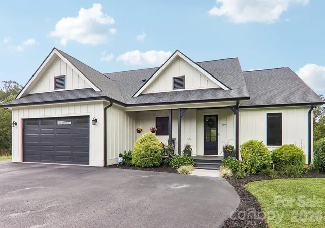 Photo 1 of Single family home for sale at 107 New Pinner Pl, Arden, NC 28704 | MLS# 4426585 | Listing updated on 2026-10-06