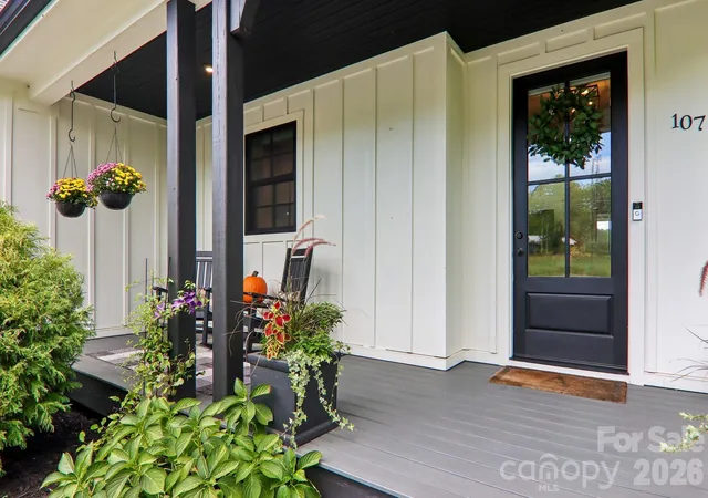 Photo 2 of Single family home for sale at 107 New Pinner Pl, Arden, NC 28704 | MLS# 4426585 | Listing updated on 2026-10-06