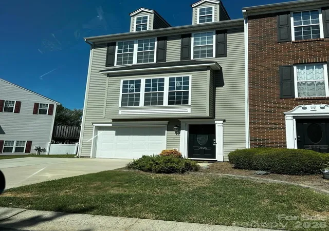 Photo 1 of Single family home for sale at 2126 Midnight Blue Ln, Fort Mill, SC 29708 | MLS# 4426589 | Listing updated on 2026-10-03