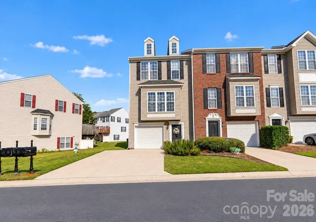 Photo 1 of Single family home for sale at 2126 Midnight Blue Ln, Fort Mill, SC 29708 | MLS# 4426589 | Listing updated on 2026-10-05