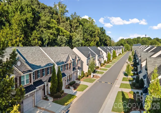 Photo 3 of Townhouse for sale at 3304 Park S Sta Blvd, Charlotte, NC 28210 | MLS# 4426592 | Listing updated on 2026-09-24