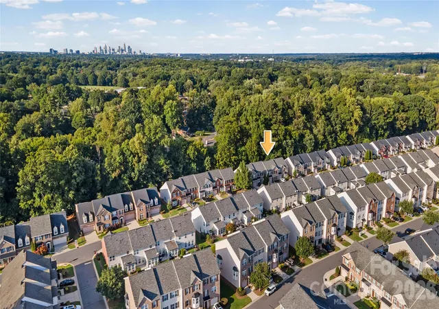 Photo 3 of Townhouse for sale at 3304 Park S Sta Blvd, Charlotte, NC 28210 | MLS# 4426592 | Listing updated on 2026-09-24