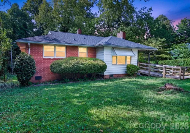 Photo 1 of Single family home for sale at 3353 Eastwood Dr, Charlotte, NC 28205 | MLS# 4426593 | Listing updated on 2026-10-01