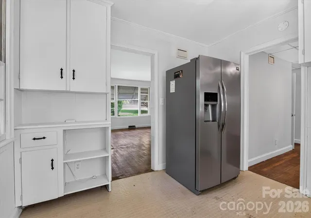 Photo 3 of Single family home for sale at 3353 Eastwood Dr, Charlotte, NC 28205 | MLS# 4426593 | Listing updated on 2026-10-01