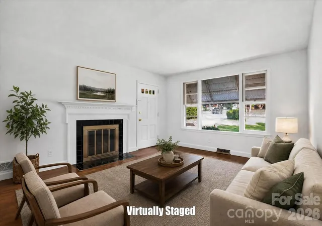 Photo 3 of Single family home for sale at 3353 Eastwood Dr, Charlotte, NC 28205 | MLS# 4426593 | Listing updated on 2026-10-01