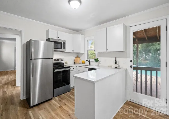 Photo 3 of Single family home for sale at 78 Stonecrest Cir SW, Concord, NC 28027 | MLS# 4426598 | Listing updated on 2026-09-25