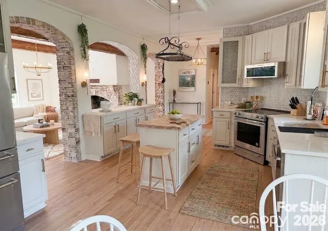 Photo 3 of Single family home for sale at 13033 Asbury Chapel Rd, Huntersville, NC 28078 | MLS# 4426602 | Listing updated on 2026-09-22