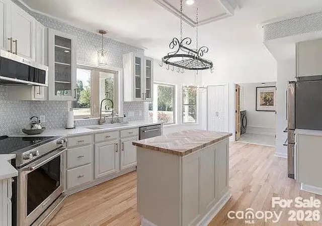 Photo 4 of Single family home for sale at 13033 Asbury Chapel Rd, Huntersville, NC 28078 | MLS# 4426602 | Listing updated on 2026-09-22