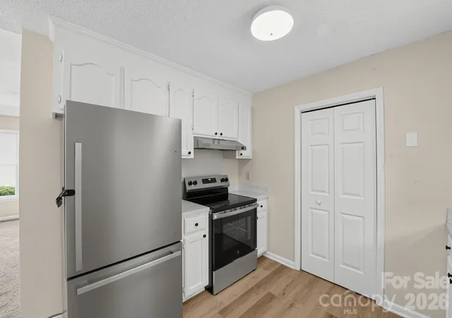 Photo 3 of Single family home for sale at 140 Weeping Willow Way, Gastonia, NC 28052 | MLS# 4426603 | Listing updated on 2026-09-20