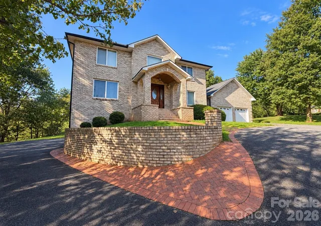 Photo 2 of Single family home for sale at 5980 Willowbottom Rd, Hickory, NC 28602 | MLS# 4426614 | Listing updated on 2026-10-08