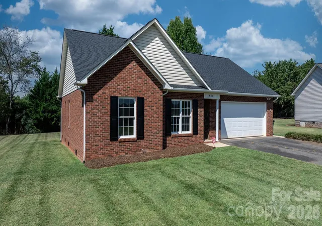 Photo 2 of Single family home for sale at 1420 Farmington Hills Dr, Conover, NC 28613 | MLS# 4426620 | Listing updated on 2026-10-06