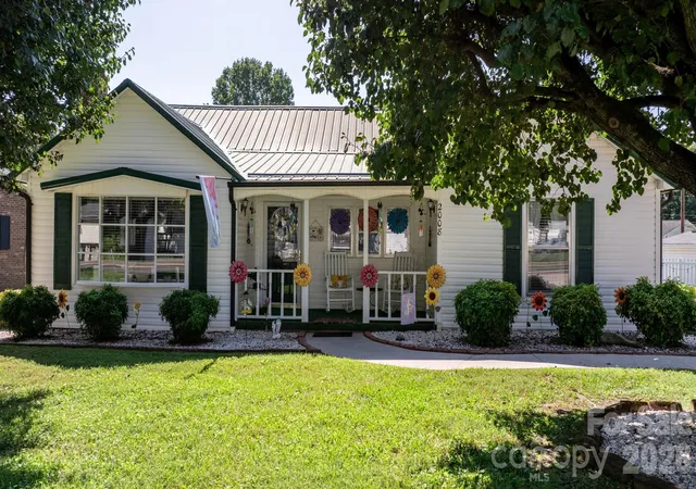 Photo 1 of Single family home for sale at 2008 Walt Arney Rd, Lenoir, NC 28645 | MLS# 4426626 | Listing updated on 2026-09-27