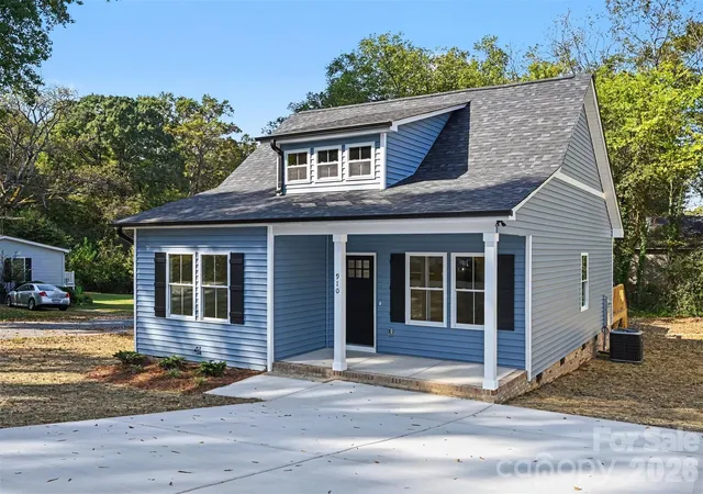 Photo 2 of Single family home for sale at 910 W 8th Street, Kannapolis, NC 28081 | MLS# 4426631 | Listing updated on 2026-10-26