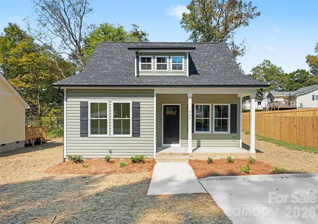 Photo 1 of Single family home for sale at 902 W 8th Street, Kannapolis, NC 28081 | MLS# 4426633 | Listing updated on 2026-10-26
