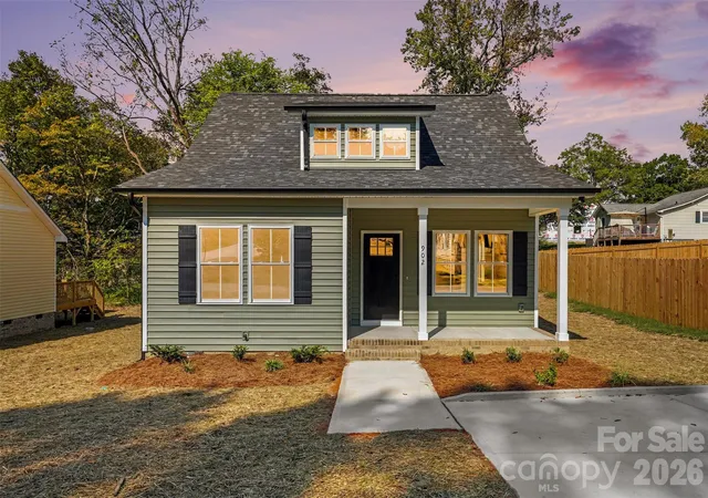 Photo 2 of Single family home for sale at 902 W 8th Street, Kannapolis, NC 28081 | MLS# 4426633 | Listing updated on 2026-10-26