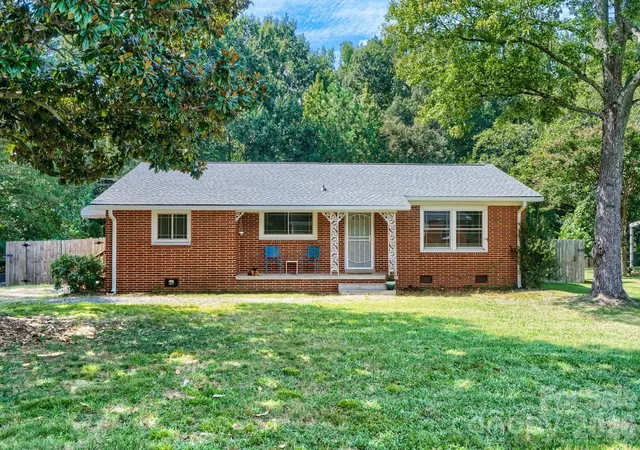 Photo 2 of Single family home for sale at 301 Jean Ave, Kannapolis, NC 28083 | MLS# 4426634 | Listing updated on 2026-09-27