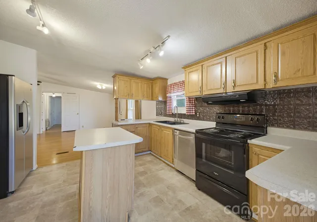 Photo 2 of Single family home for sale at 2330 Old Home Pl Dr, Newton, NC 28658 | MLS# 4426636 | Listing updated on 2026-10-28
