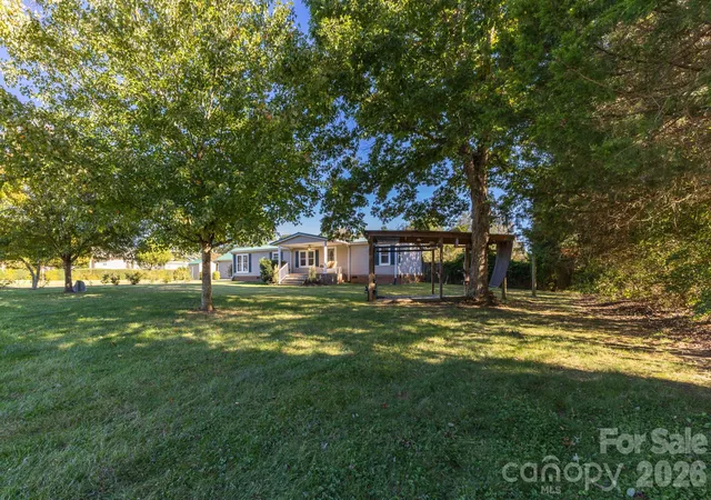 Photo 4 of Single family home for sale at 2330 Old Home Pl Dr, Newton, NC 28658 | MLS# 4426636 | Listing updated on 2026-10-28