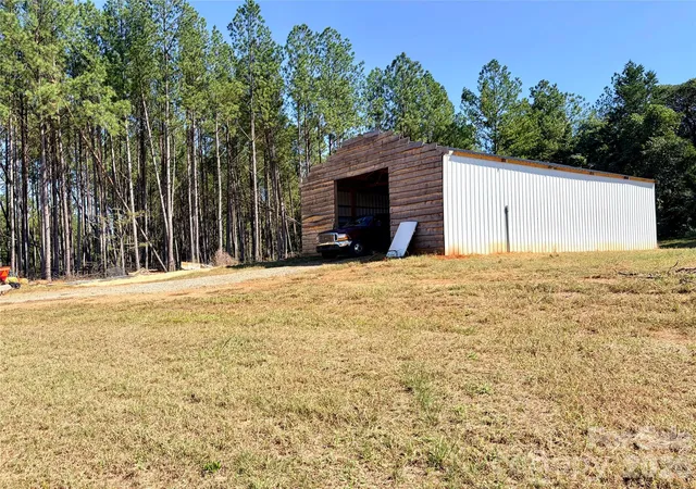 Photo 4 of Single family home for sale at 550 Dills Rd, Rutherfordton, NC 28139 | MLS# 4426637 | Listing updated on 2026-10-10
