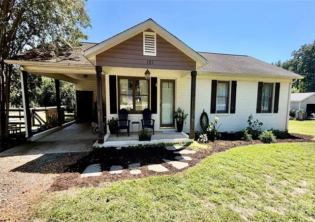 Photo 2 of Single family home for sale at 101 Morningstar Dr, Locust, NC 28097 | MLS# 4426643 | Listing updated on 2026-10-06