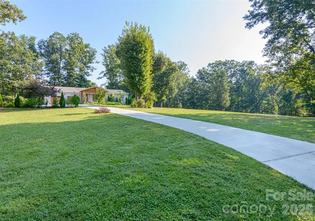 Photo 2 of Single family home for sale at 609 Old Mars Hl Hwy, Weaverville, NC 28787 | MLS# 4426651 | Listing updated on 2026-09-25