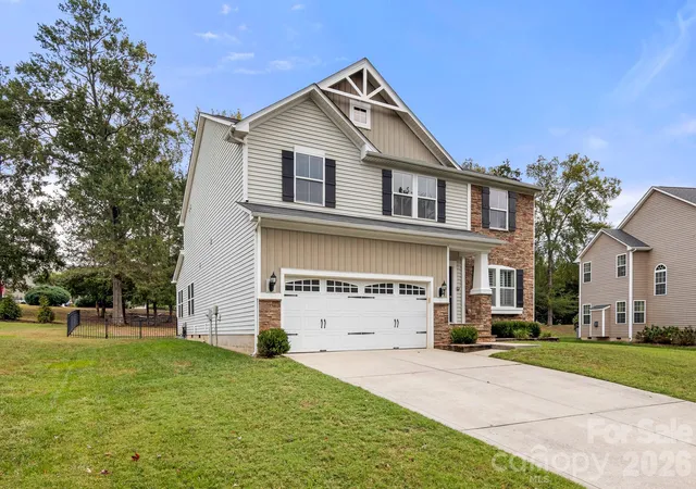 Photo 2 of Single family home for sale at 338 Lorraine Rd, Fort Mill, SC 29708 | MLS# 4426652 | Listing updated on 2026-10-20