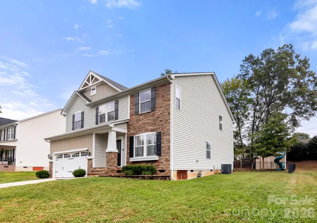 Photo 3 of Single family home for sale at 338 Lorraine Rd, Fort Mill, SC 29708 | MLS# 4426652 | Listing updated on 2026-10-20