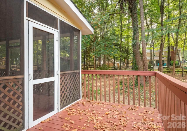 Photo 4 of Single family home for sale at 2612 Heathershire Ln, Matthews, NC 28105 | MLS# 4426654 | Listing updated on 2026-09-23